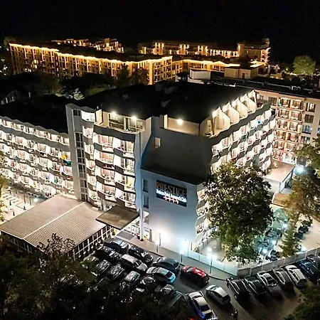 Хотел Prestige Deluxe Aquapark Club 4*