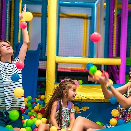 Prestige Deluxe Aquapark Club Хотел Варна