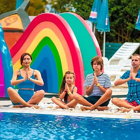 Prestige Deluxe Aquapark Club فارنا