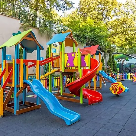 Хотел Prestige Deluxe Aquapark Club Варна