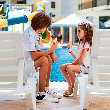 فندق Prestige Deluxe Aquapark Club فارنا
