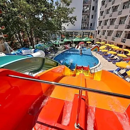 فندق Prestige Deluxe Aquapark Club 4*