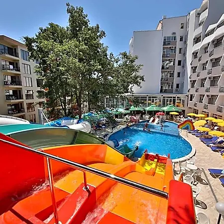 Хотел Prestige Deluxe Aquapark Club 4*