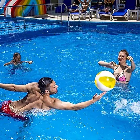 Хотел Prestige Deluxe Aquapark Club Варна