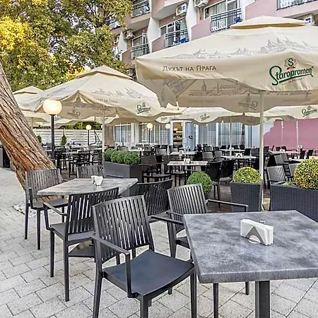 Хотел Prestige Deluxe Aquapark Club Варна